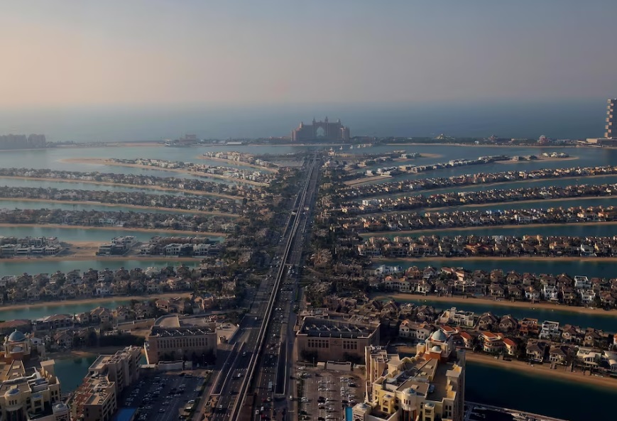 Dubai luxury property prices soar amid high overseas demand and falling supply